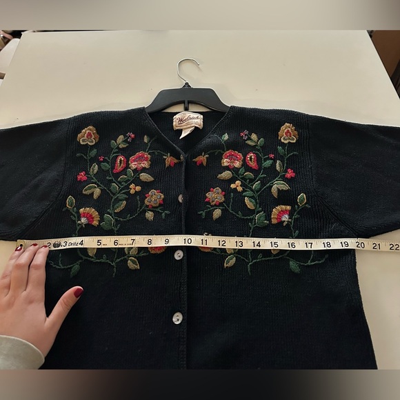 Vintage Woolrich Floral Embroidered Button Cardigan Sweater Cottagecore M Boho - Picture 3 of 9